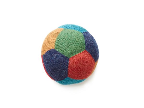 Coussin ballon de foot bleu et multicolore en alpaga