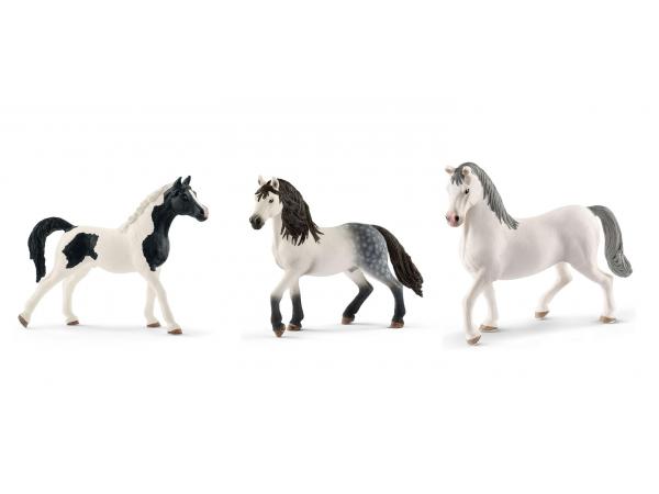 Figurines de chevaux etalon (pintabian, andalou, lipizzan)