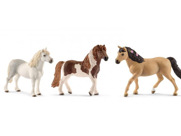 Figurines de chevaux poney (gallois mâl, Étalon islandais, connemara femelle)