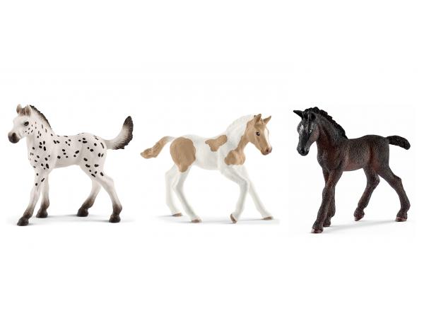 Figurines de chevaux poulain (knabstrupper, paint horse, lipizzan)
