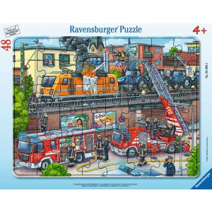 Puzzle cadre 30-48  pièces -  Les pompiers sur la voie ferrée - Ravensburger - 05093