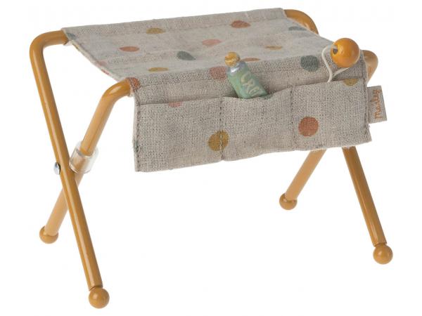 Table de bébé de la nurserie, souris - ocre - h: 7,5 cm x l : 7,5 cm x l: 11 cm